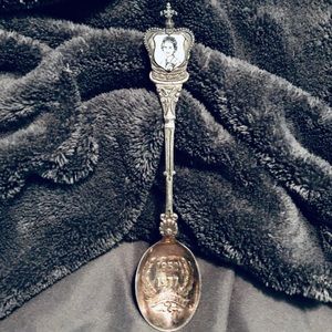 Silver Jubilee Queen Elizabeth Souvenir Spoon